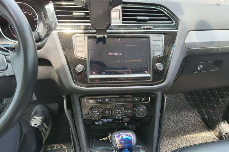 Used Volkswagen Tiguan L 2018 380TSI Automatic All-Wheel Drive Luxury Edition Audio And AC Panel
