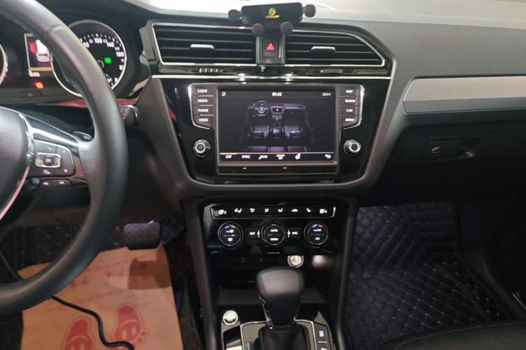 Used Volkswagen Tiguan L 2018 330TSI Automatic Two-Wheel Drive Flagship Edition Audio And AC Panel