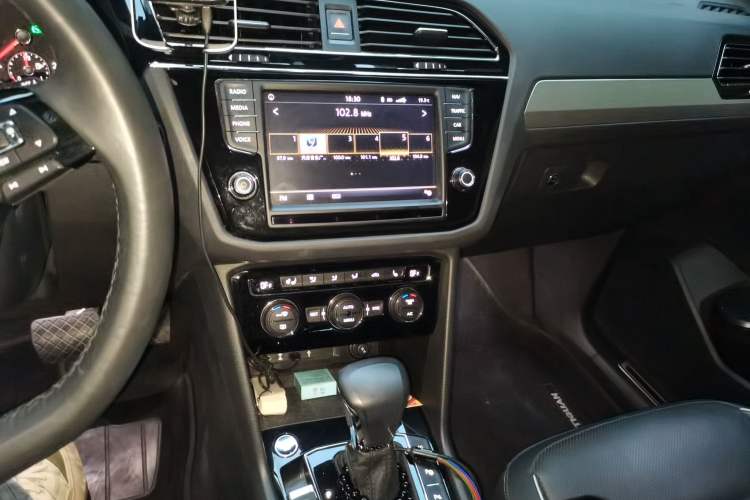 Used Volkswagen Tiguan L 2018 Revised 330TSI Automatic Two-Wheel Drive Flagship Edition Audio And AC Panel