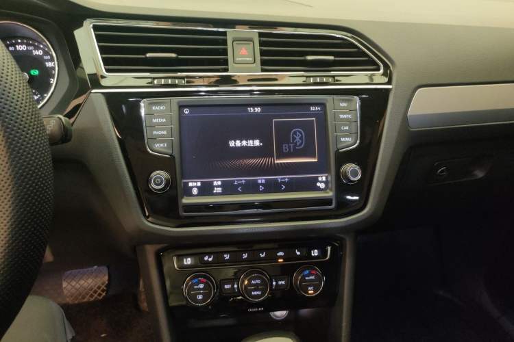 Used Volkswagen Tiguan L 2018 330TSI Automatic Two-Wheel Drive Luxury Edition Audio And AC Panel