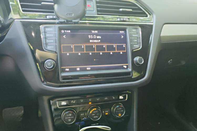 Used Volkswagen Tiguan L 2018 330TSI Automatic Two-Wheel Drive Flagship Edition Audio And AC Panel