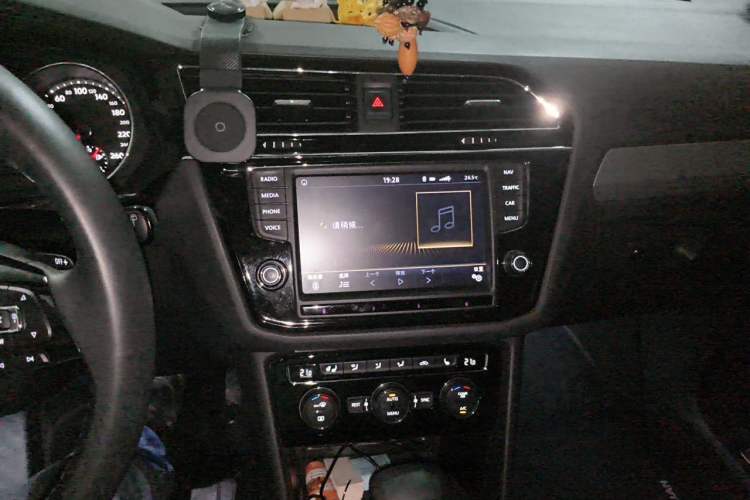 Used Volkswagen Tiguan L 2018 Revised 330TSI Automatic Two-Wheel Drive Flagship Edition Audio And AC Panel
