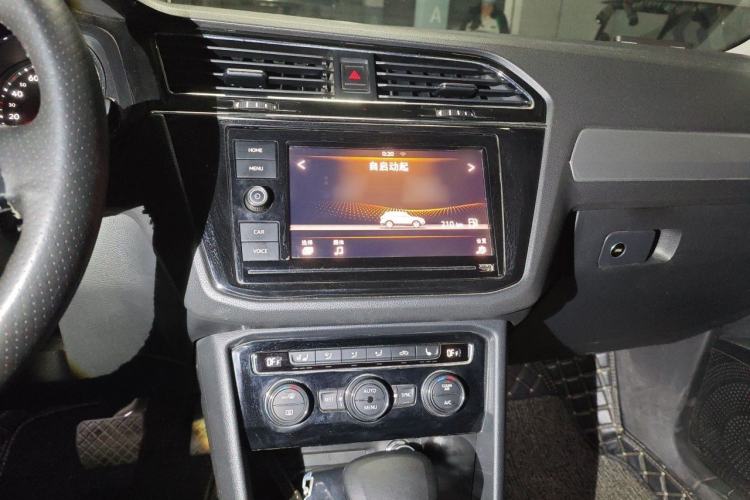 Used Volkswagen Tiguan L 2018 Facelift 330TSI Automatic Two-Wheel Drive Luxury Edition Audio And AC Panel