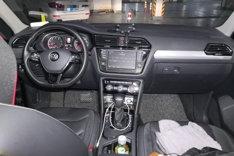 Used Volkswagen Tiguan L 2018 330TSI Automatic Two-Wheel Drive Comfort Edition Center Console