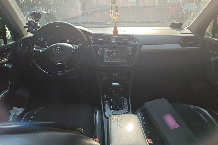 Used Volkswagen Tiguan L 2018 Facelift 330TSI Automatic Two-Wheel Drive Luxury Edition Center Console