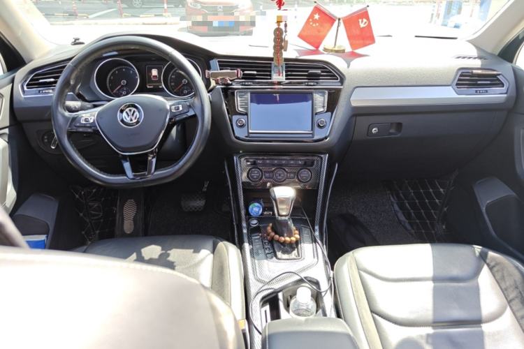 Used Volkswagen Tiguan L 2018 330TSI Automatic Two-Wheel Drive Luxury Edition Center Console