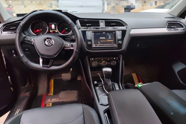Used Volkswagen Tiguan L 2018 330TSI Automatic Two-Wheel Drive Luxury Edition Center Console