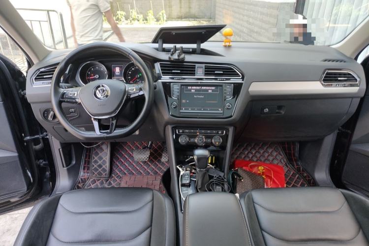 Used Volkswagen Tiguan L 2018 Facelift 330TSI Automatic Two-Wheel Drive Luxury Edition Center Console