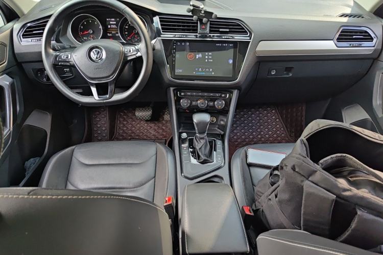 Used Volkswagen Tiguan L 2018 Facelift 330TSI Automatic Two-Wheel Drive Luxury Edition Center Console