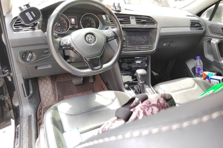 Used Volkswagen Tiguan L 2018 Facelift 330TSI Automatic Two-Wheel Drive Luxury Edition Center Console
