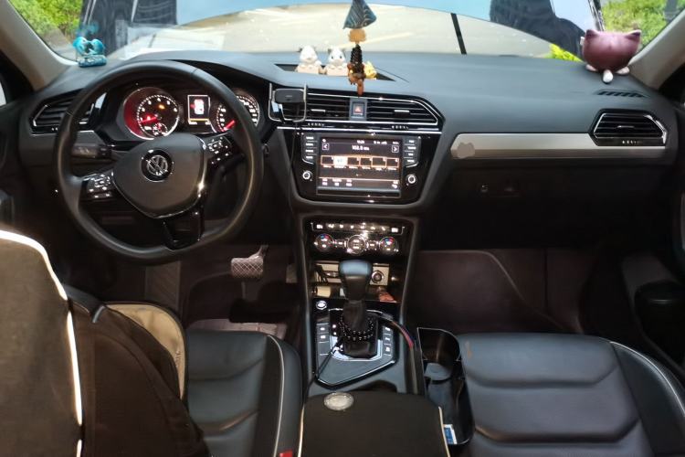 Used Volkswagen Tiguan L 2018 Revised 330TSI Automatic Two-Wheel Drive Flagship Edition Center Console