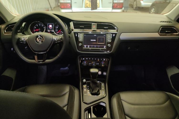 Used Volkswagen Tiguan L 2018 330TSI Automatic Two-Wheel Drive Luxury Edition Center Console