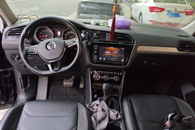 Used Volkswagen Tiguan L 2018 330TSI Automatic Two-Wheel Drive Luxury Edition Center Console