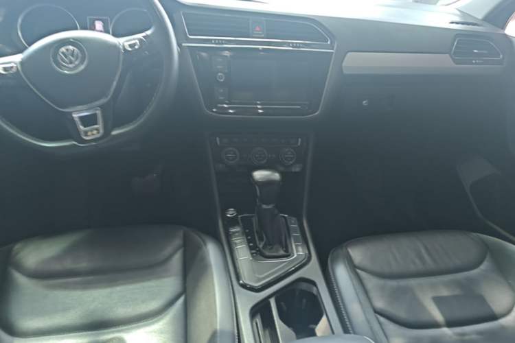 Used Volkswagen Tiguan L 2018 Facelift 330TSI Automatic Two-Wheel Drive Luxury Edition Center Console