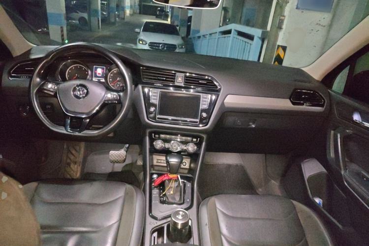 Used Volkswagen Tiguan L 2018 Facelift 330TSI Automatic Two-Wheel Drive Luxury Edition Center Console