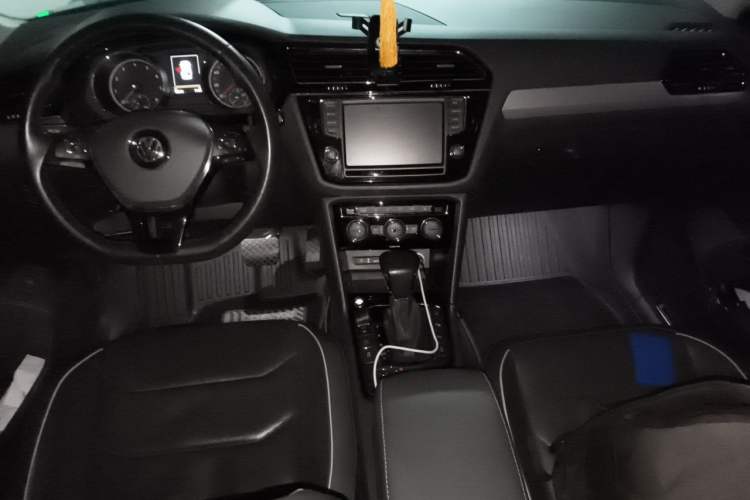 Used Volkswagen Tiguan L 2018 380TSI Automatic All-Wheel Drive Flagship Edition Center Console