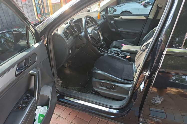 Used Volkswagen Tiguan L 2018 Facelift 330TSI Automatic Two-Wheel Drive Luxury Edition Driver Seat