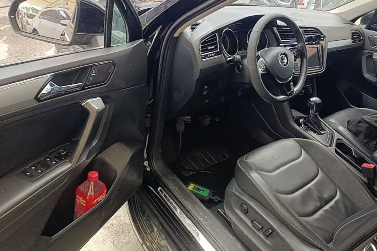 Used Volkswagen Tiguan L 2018 Revised Version 330TSI Automatic Two-Wheel Drive Comfort Edition Driver Seat