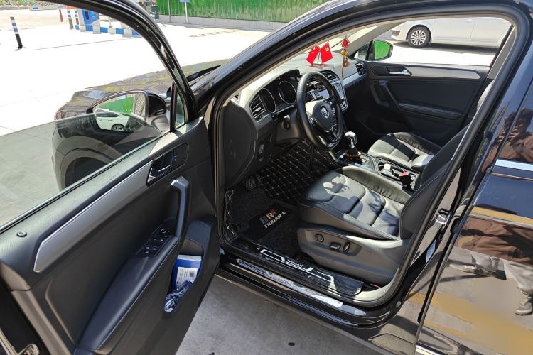 Used Volkswagen Tiguan L 2018 330TSI Automatic Two-Wheel Drive Luxury Edition Driver Seat