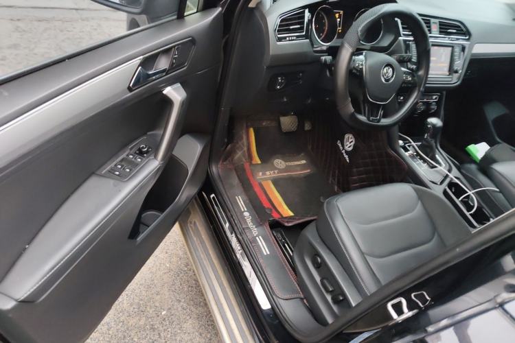 Used Volkswagen Tiguan L 2018 330TSI Automatic Two-Wheel Drive Luxury Edition Driver Seat