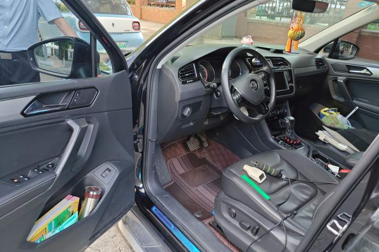 Used Volkswagen Tiguan L 2018 380TSI Automatic All-Wheel Drive Luxury Edition Driver Seat