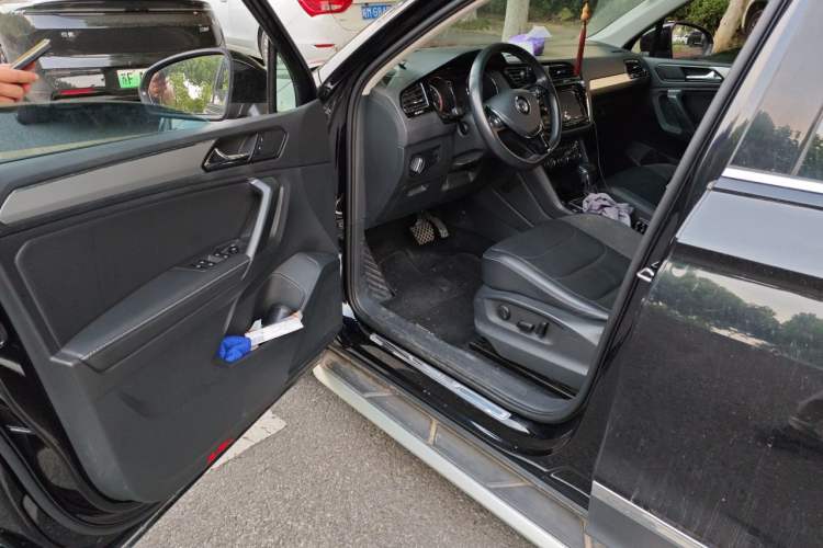Used Volkswagen Tiguan L 2018 330TSI Automatic Two-Wheel Drive Luxury Edition Driver Seat