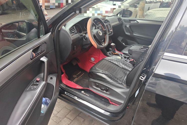 Used Volkswagen Tiguan L 2018 380TSI Automatic All-Wheel Drive Luxury Edition Driver Seat