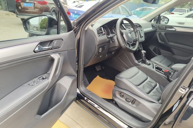 Used Volkswagen Tiguan L 2018 330TSI Automatic Two-Wheel Drive Luxury Edition Driver Seat