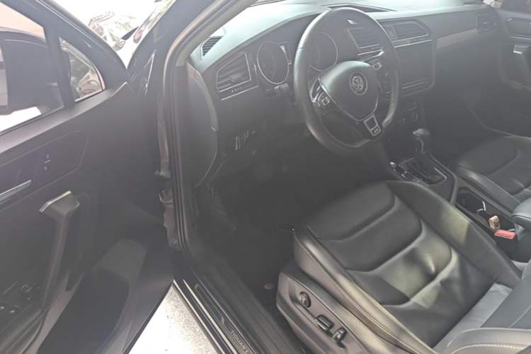 Used Volkswagen Tiguan L 2018 Facelift 330TSI Automatic Two-Wheel Drive Luxury Edition Driver Seat