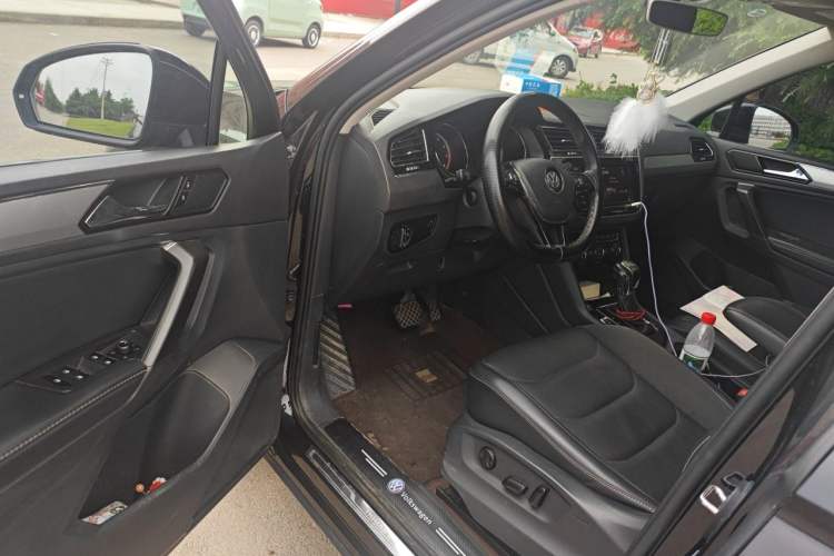 Used Volkswagen Tiguan L 2018 330TSI Automatic Two-Wheel Drive Luxury Edition Driver Seat