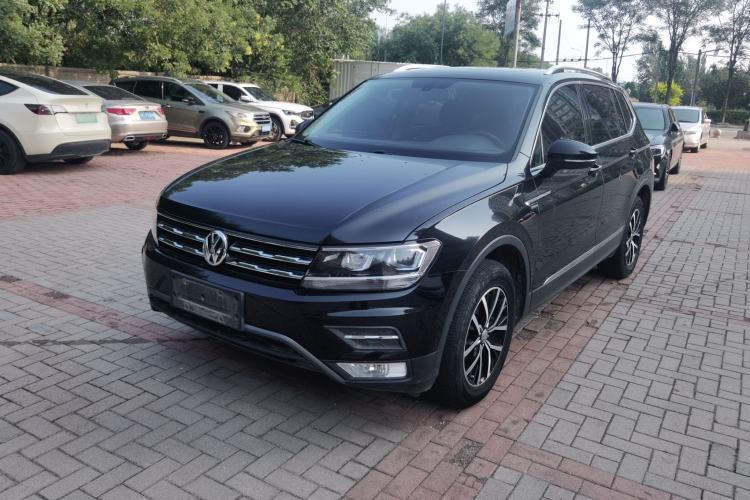 Used Volkswagen Tiguan L 2018 330TSI Automatic Two-Wheel Drive Luxury Edition Guazi used car, China used car export, Used car for sale, Used  cars, Cheapest cars for sale