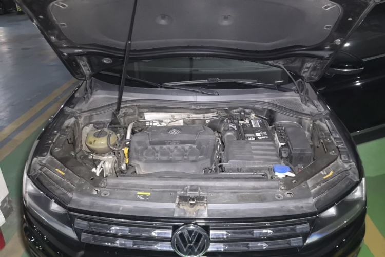 Used Volkswagen Tiguan L 2018 330TSI Automatic Two-Wheel Drive Comfort Edition Engine Bay