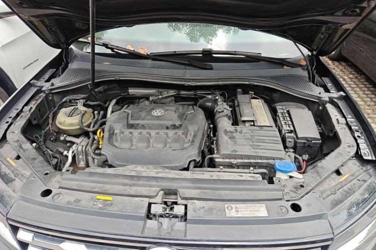 Used Volkswagen Tiguan L 2018 330TSI Automatic Two-Wheel Drive Luxury Edition Engine Bay