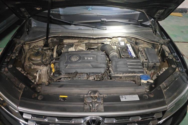 Used Volkswagen Tiguan L 2018 380TSI Automatic All-Wheel Drive Luxury Edition Engine Bay