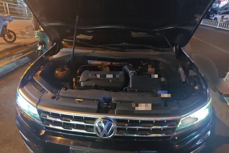 Used Volkswagen Tiguan L 2018 380TSI Automatic All-Wheel Drive Luxury Edition Engine Bay