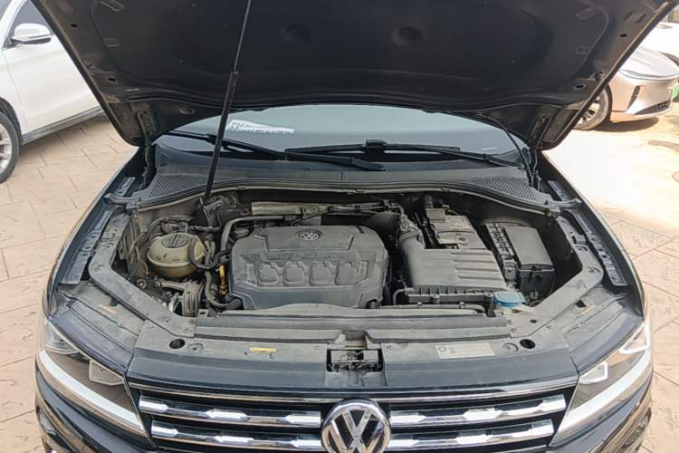 Used Volkswagen Tiguan L 2018 Facelift 330TSI Automatic Two-Wheel Drive Luxury Edition Engine Bay