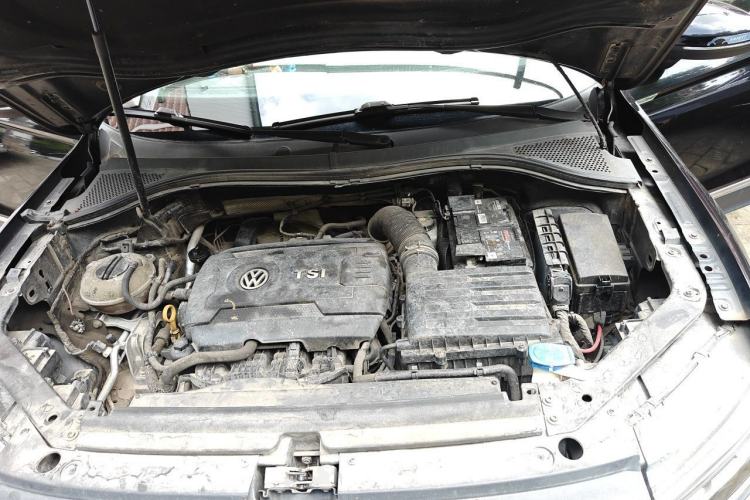 Used Volkswagen Tiguan L 2018 380TSI Automatic All-Wheel Drive Luxury Edition Engine Bay