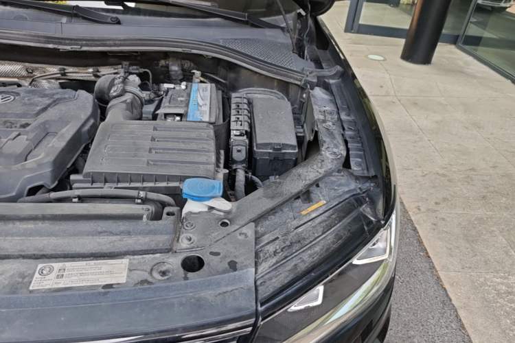 Used Volkswagen Tiguan L 2018 Revised Version 330TSI Automatic Two-Wheel Drive Comfort Edition Engine Bay Left
