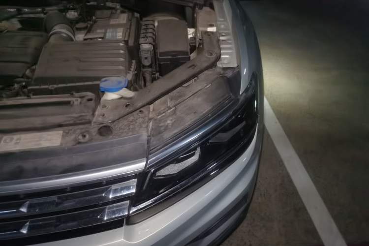 Used Volkswagen Tiguan L 2018 380TSI Automatic All-Wheel Drive Luxury Edition Engine Bay Left