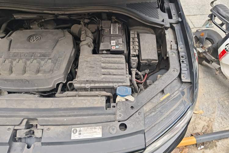 Used Volkswagen Tiguan L 2018 330TSI Automatic Two-Wheel Drive Comfort Edition Engine Bay Left