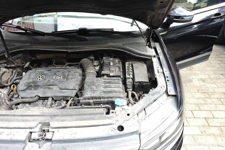 Used Volkswagen Tiguan L 2018 380TSI Automatic All-Wheel Drive Luxury Edition Engine Bay Left