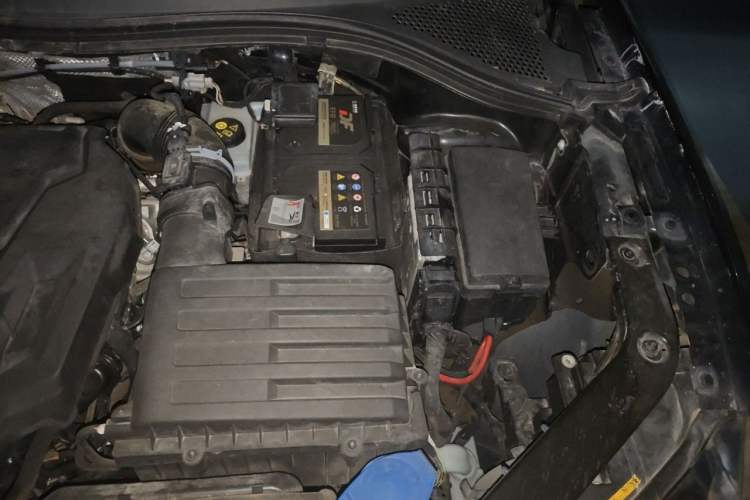 Used Volkswagen Tiguan L 2018 330TSI Automatic Two-Wheel Drive Luxury Edition Engine Bay Left