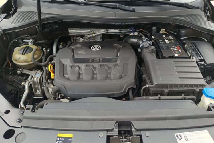Used Volkswagen Tiguan L 2018 330TSI Automatic Two-Wheel Drive Luxury Edition Engine Bay