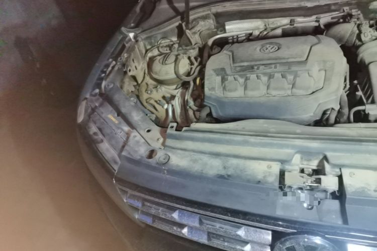 Used Volkswagen Tiguan L 2018 330TSI Automatic Two-Wheel Drive Luxury Edition Engine Bay Right