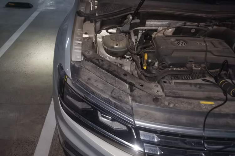 Used Volkswagen Tiguan L 2018 380TSI Automatic All-Wheel Drive Luxury Edition Engine Bay Right