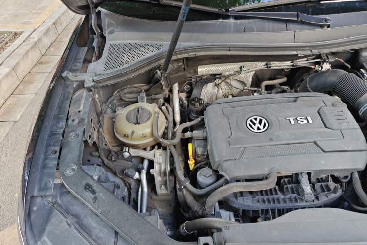 Used Volkswagen Tiguan L 2018 380TSI Automatic All-Wheel Drive Luxury Edition Engine Bay Right