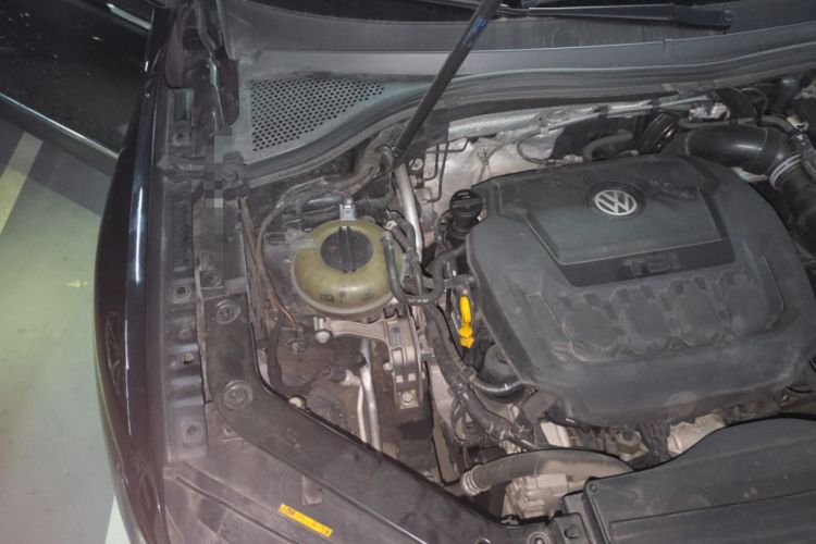 Used Volkswagen Tiguan L 2018 330TSI Automatic Two-Wheel Drive Luxury Edition Engine Bay Right