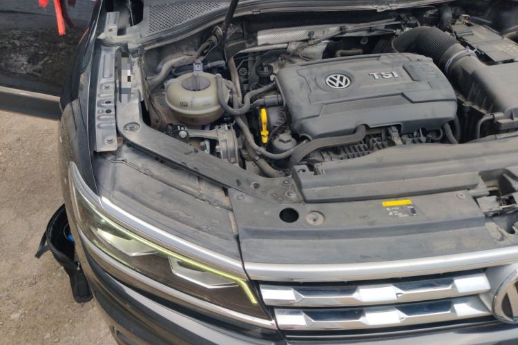 Used Volkswagen Tiguan L 2018 380TSI Automatic All-Wheel Drive Luxury Edition Engine Bay Right