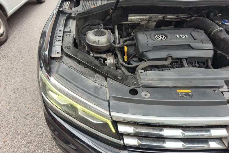 Used Volkswagen Tiguan L 2018 380TSI Automatic All-Wheel Drive Luxury Edition Engine Bay Right