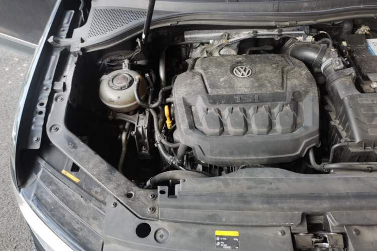 Used Volkswagen Tiguan L 2018 330TSI Automatic Two-Wheel Drive Luxury Edition Engine Bay Right